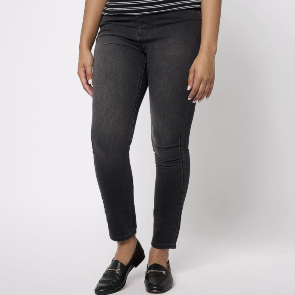 💜 NWT Isaac Mizrahi Divine Denim Pull On Slim Leg Black Jeans 28 5X